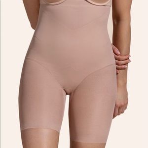 NWT Honeylove SuperPower Shorts